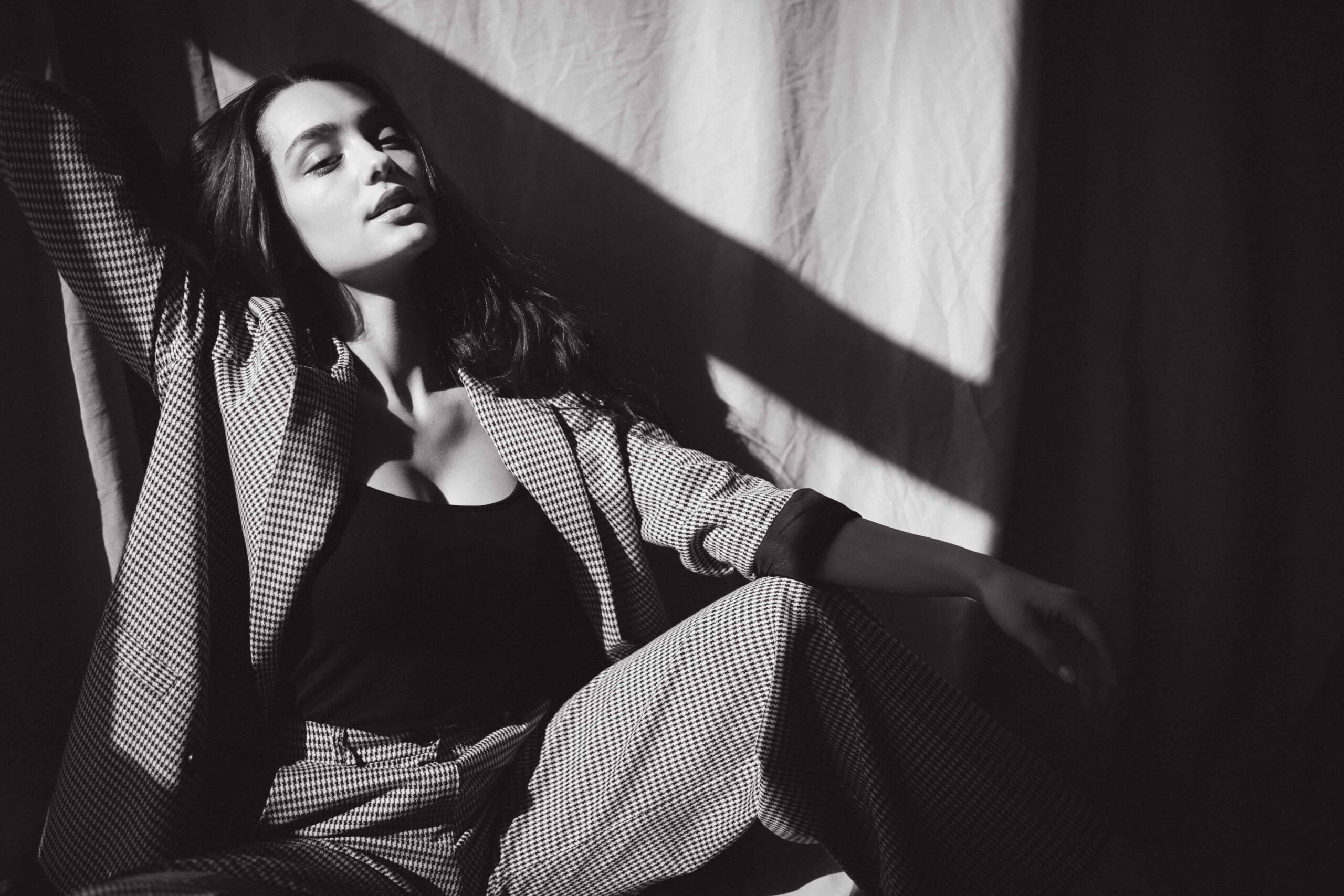 young-beautiful-woman-business-suit